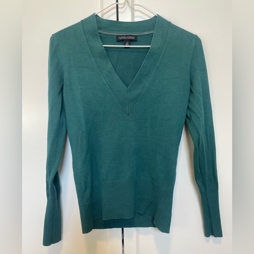 Banana Republic Women’s Dark Green Silk Cotton Cashmere Blend V-Neck Sweater XS
